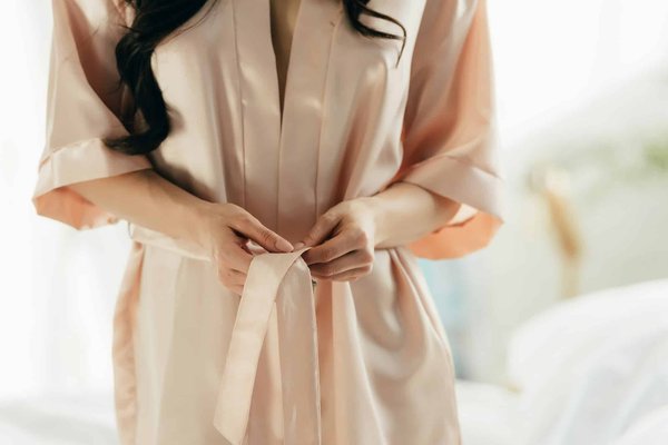Quels sont les meilleurs styles de robes fourreau pour des soirées networking ?
